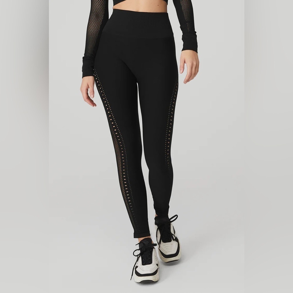 ALO Black Seamless High-Waist 7/8 Open Air Legging
Size XXs NWOT - Picture 3 of 10